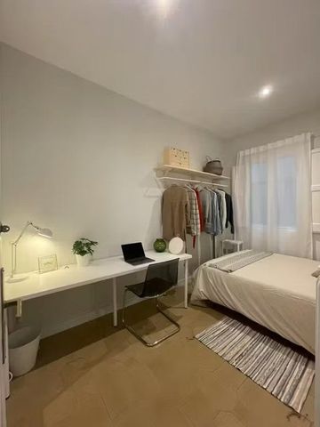 Carrer de Còrsega, Barcelona, Catalonia 08037 - Photo 2