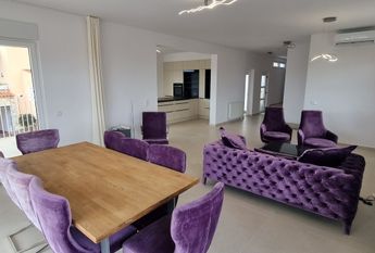 Elegant villa with swimmimg pool in Palmanova