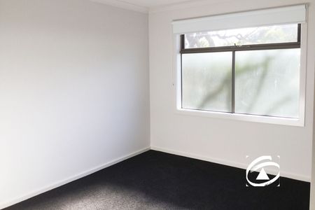 34/23 Atlantic Drive, 3810, Pakenham Vic - Photo 2