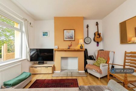 3 bedroom terraced house to rent - Photo 3