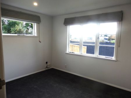 Cute Character Home Cambridge East - Photo 4