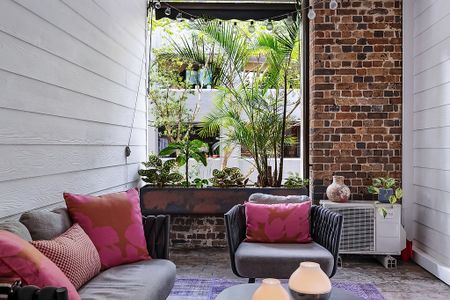 Chic warehouse conversion in the heart of Chippendale - Photo 3