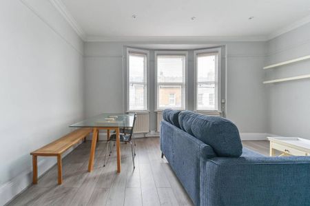 3 bedroom flat to rent - Photo 2