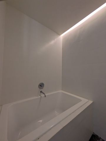 Beautiful High Class Furnished Unit w/ Incredible Scenic Views - Photo 5