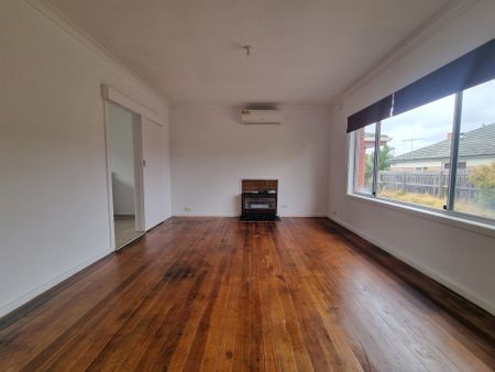 2 Bedroom Unit - Walk to Central Clayton - Photo 4