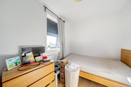 3 bedroom flat to rent - Photo 5