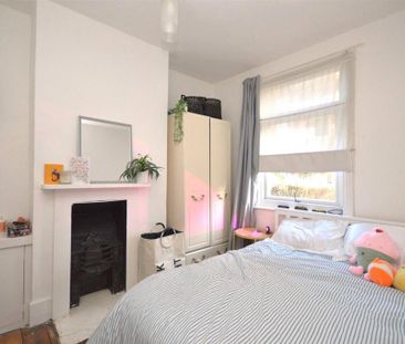 4 bedroom terraced house to rent - Photo 4