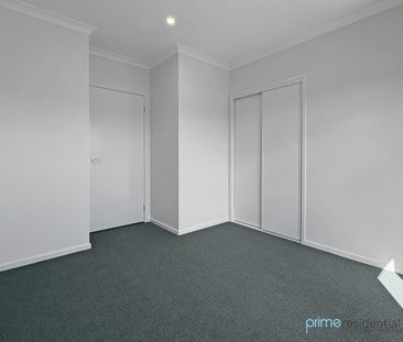 Modern double-storey home with space, style and comfort - Photo 5