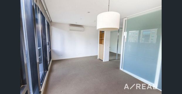 Location and lifestyle to desire - Resort style facilities! - Photo 1