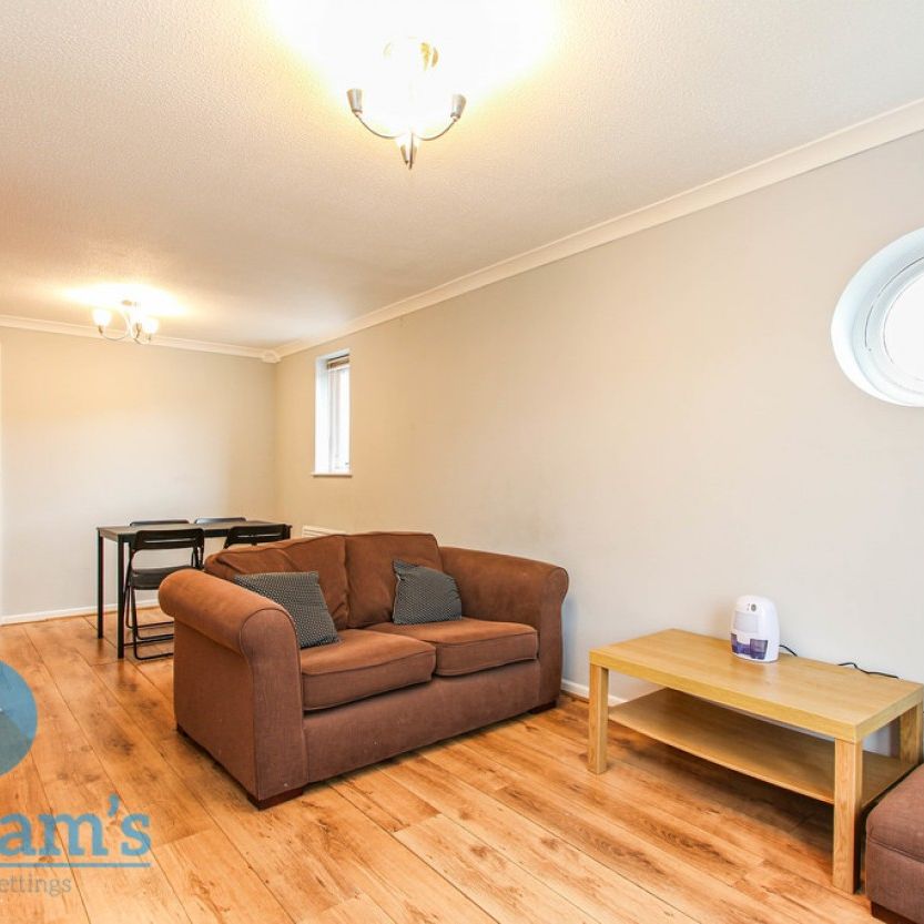 2 bed Apartment for Rent - Photo 1