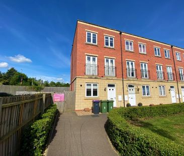 1 bedroom in a house share to rent - Photo 3