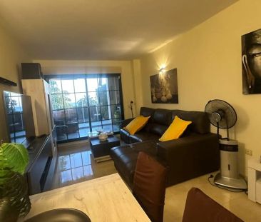 Piso de alquiler en C. Roma, Golf Bahía - Photo 2