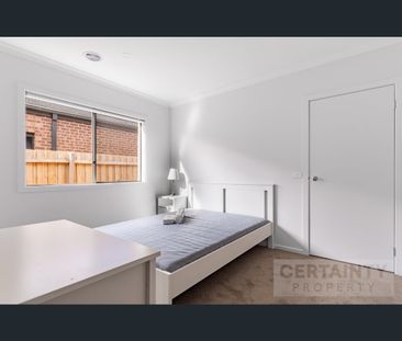 12 Maclaren Dr, Melton South, Vic 3338 - Photo 2
