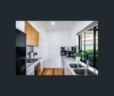 Modern 2 bedroom home in a fantastic location! - Photo 4