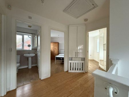 3 bedroom semi-detached house to rent - Photo 3