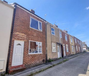 2 BEDROOM House - Mid Terrace - Photo 2