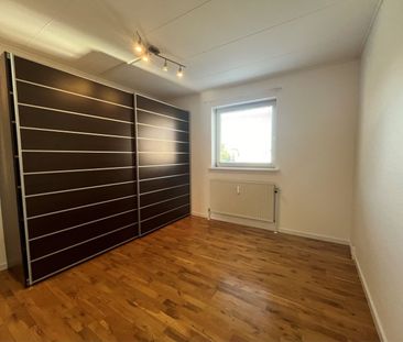 Skøn 3 vær. lejlighed på 81 m2 med stor syd/vestvendt altan. - Photo 3