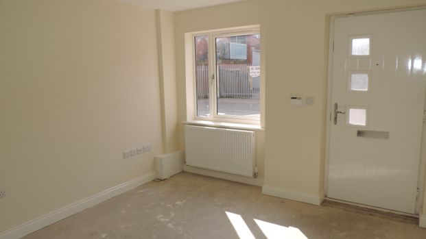 4 Bed Mid Terrace Meynell Road Leicester LE5 - Ace Properties - Photo 1