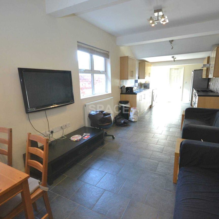 Price £4,500 pcm - Available 01/07/2026 - Furnished - Photo 1