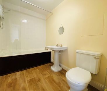 3 bedroom apartment to rent - Photo 6