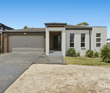 SOUGHT AFTER LOCATION AND LOW MAINTENANCE - Photo 6