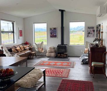 Chic 3BR Home in Ski Village Wanaka - Photo 1