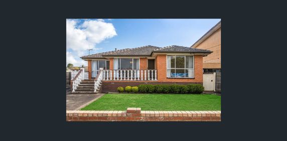 Original 3 bedroom home in Hamlyn Heights! - Photo 2