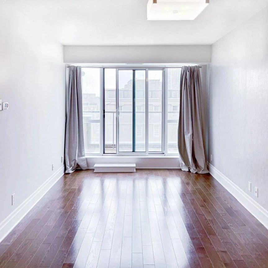 21 Upper Duke Crescent #404 - Photo 1