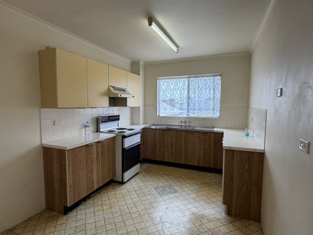 Spacious & Solid – Prime Merewether Location - Photo 4