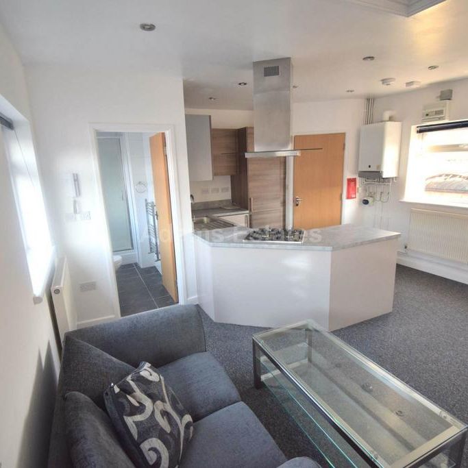 2 bedroom flat to rent - Photo 1
