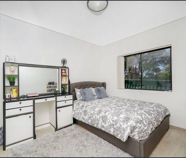 Spacious & Modern 4 Bedroom Duplex – Perfect Family Living - Photo 2