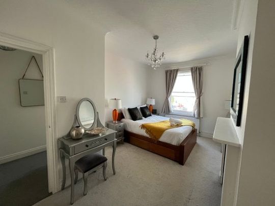 Victoria Terrace 2 bedroom flat to rent - Photo 1