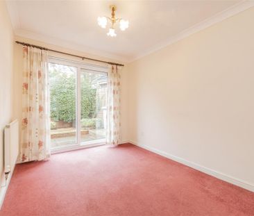 3 bed House - Detached To Let - Photo 4