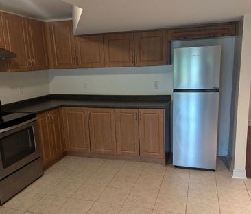 For Lease - 237 Frederick Curran Lane, Newmarket, Ontario - Photo 5