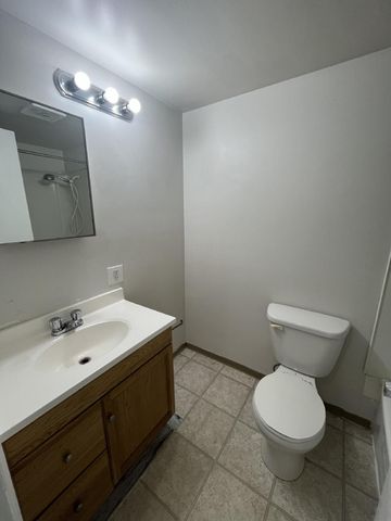 AURORA APARTMENTS - 102 - Photo 5