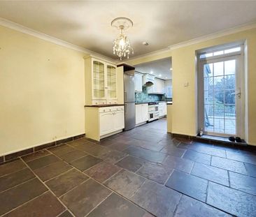 3 bedroom end of terrace house to rent - Photo 2