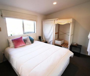 Simple and Sweet - Photo 3