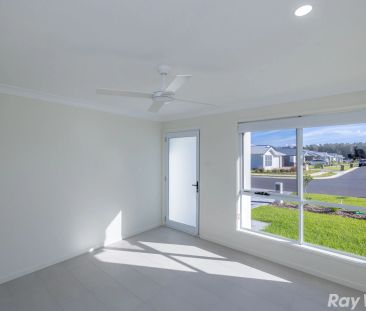 BEAUTIFUL BRAND NEW 3 BEDROOM VILLA! - Photo 1