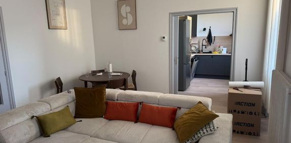 Location Appartement 3 pièces 63m² RIORGES 42153 - Photo 2