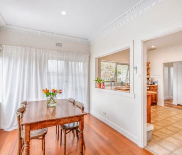 CHARMING HOME - Photo 2