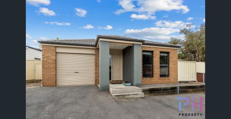 TOWNHOUSE CLOSE TO THE UNIVERSITY! - Photo 5