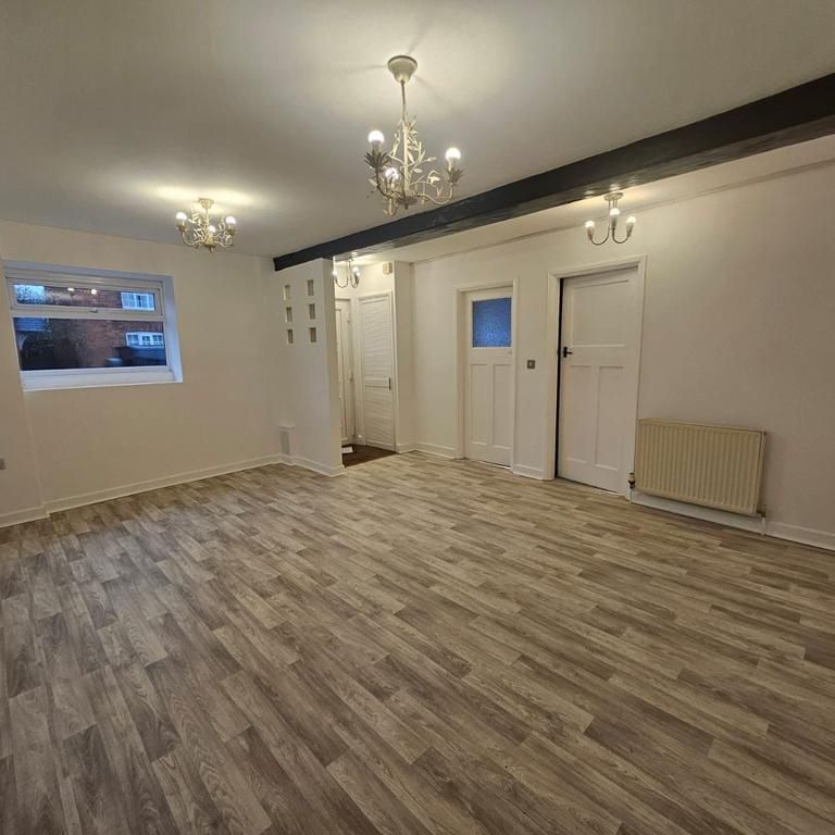 2 bedroom ground floor flat to rent - Photo 1