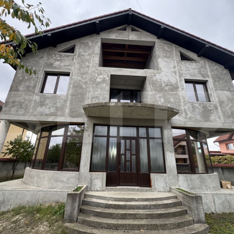 Casă 450 mp, zona Sisesti - Photo 1