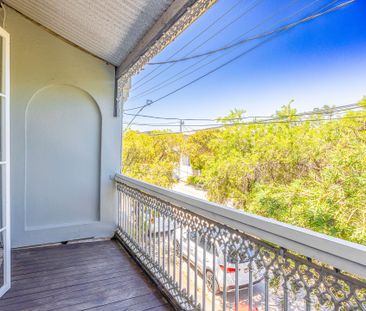 Victorian terrace with a separate studio - Photo 1