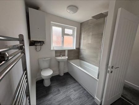 2 bedroom terraced house to rent - Photo 5