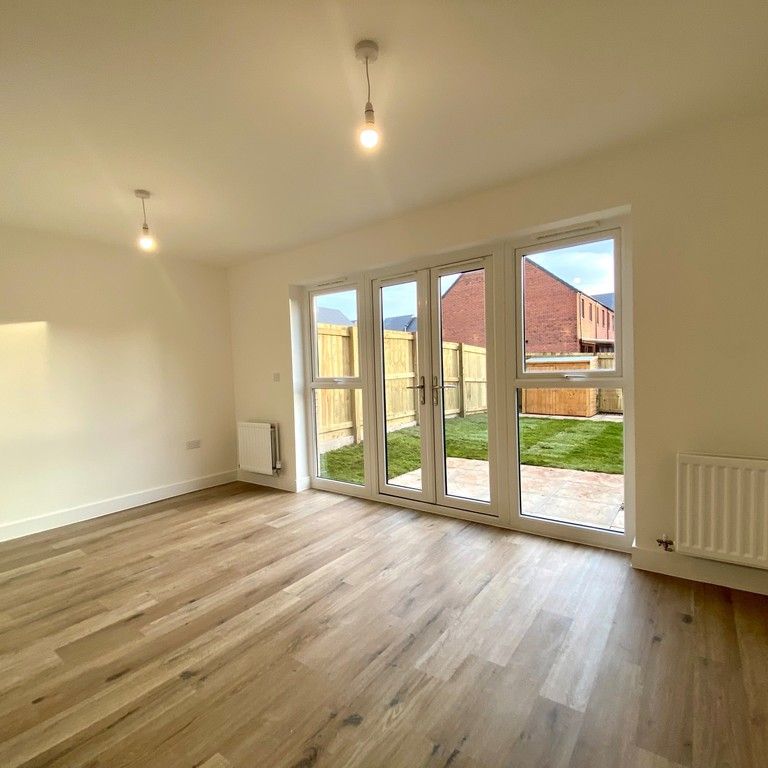 3 bed town house to rent in Granite Rise, Pinhoe, EX4 - Photo 1