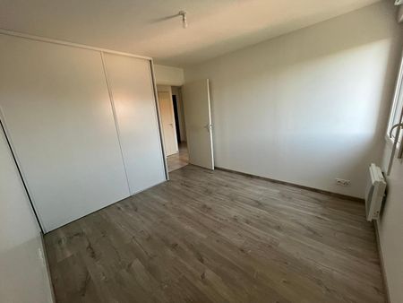 Location Appartement 3 pièces 65m² ALBI 81000 - Photo 2