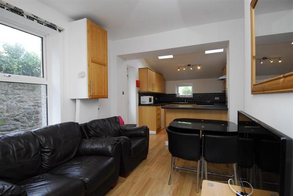 5 bedroom house to rent - Photo 1