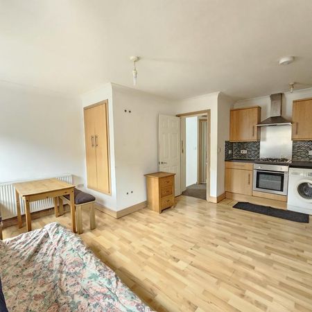 1 bedroom flat to rent - Photo 3