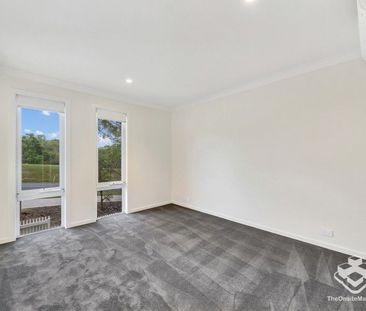 Fully Air Conditioning Modern Town home - Photo 1